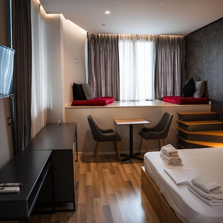 Center Boutique Hotel Tirana Bagian luar foto