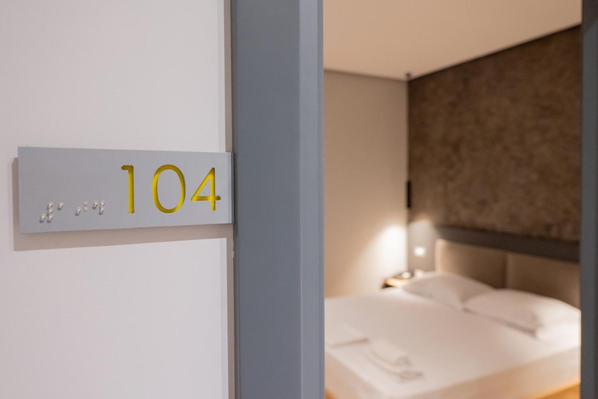 Center Boutique Hotel Tirana Bagian luar foto