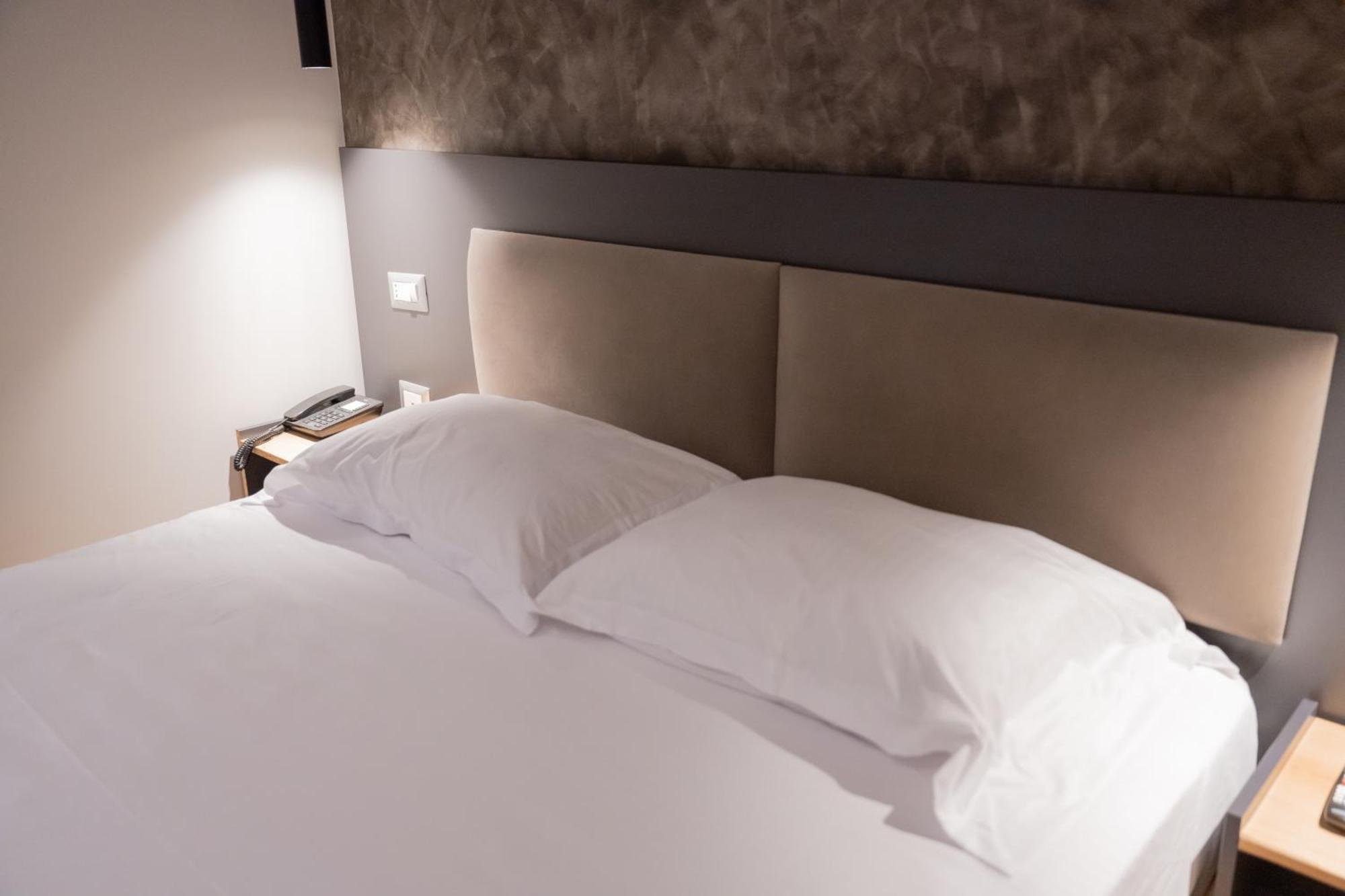 Center Boutique Hotel Tirana Bagian luar foto