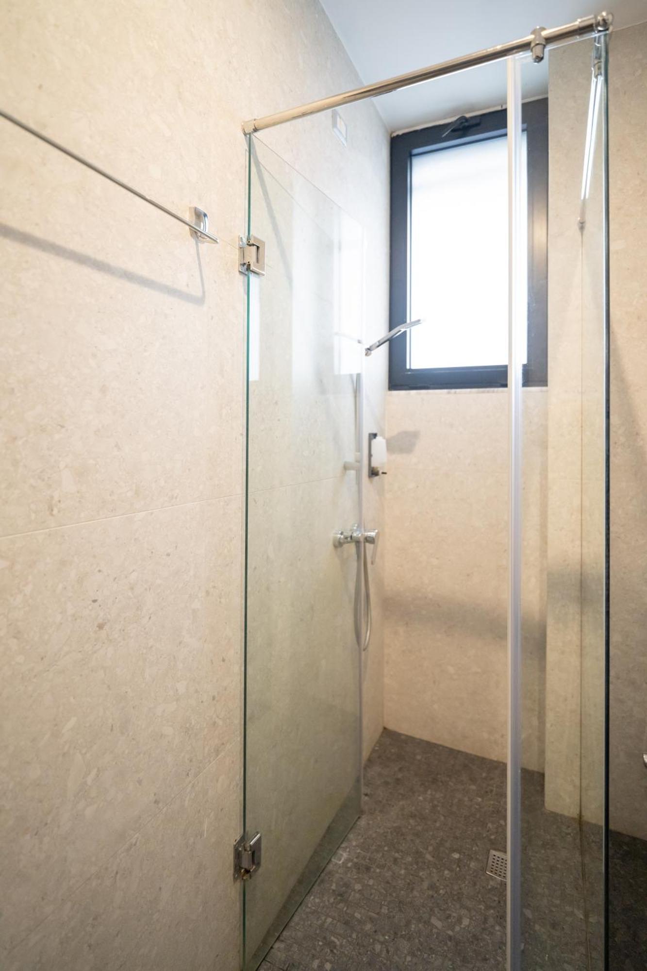 Center Boutique Hotel Tirana Bagian luar foto