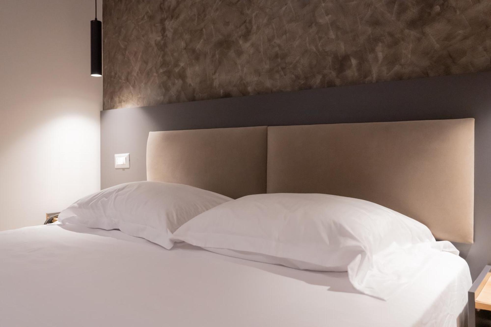 Center Boutique Hotel Tirana Bagian luar foto