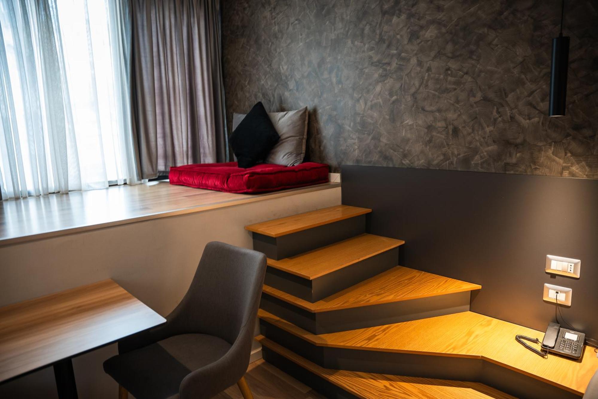 Center Boutique Hotel Tirana Bagian luar foto