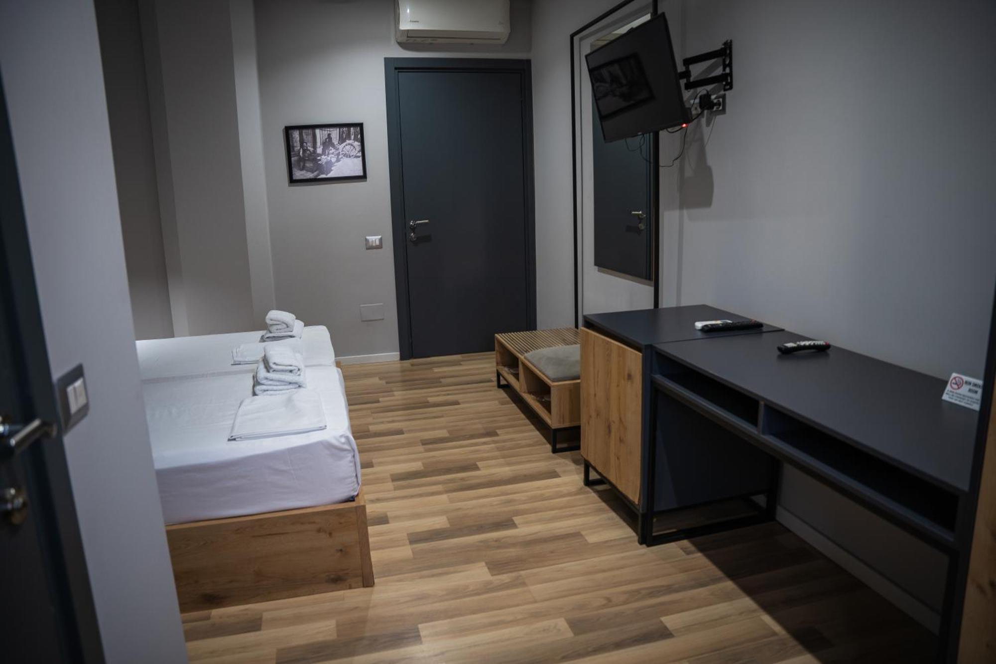 Center Boutique Hotel Tirana Bagian luar foto
