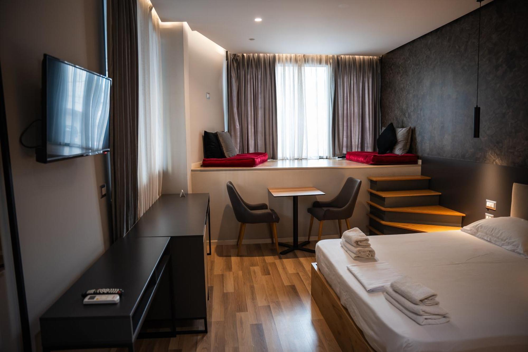 Center Boutique Hotel Tirana Bagian luar foto