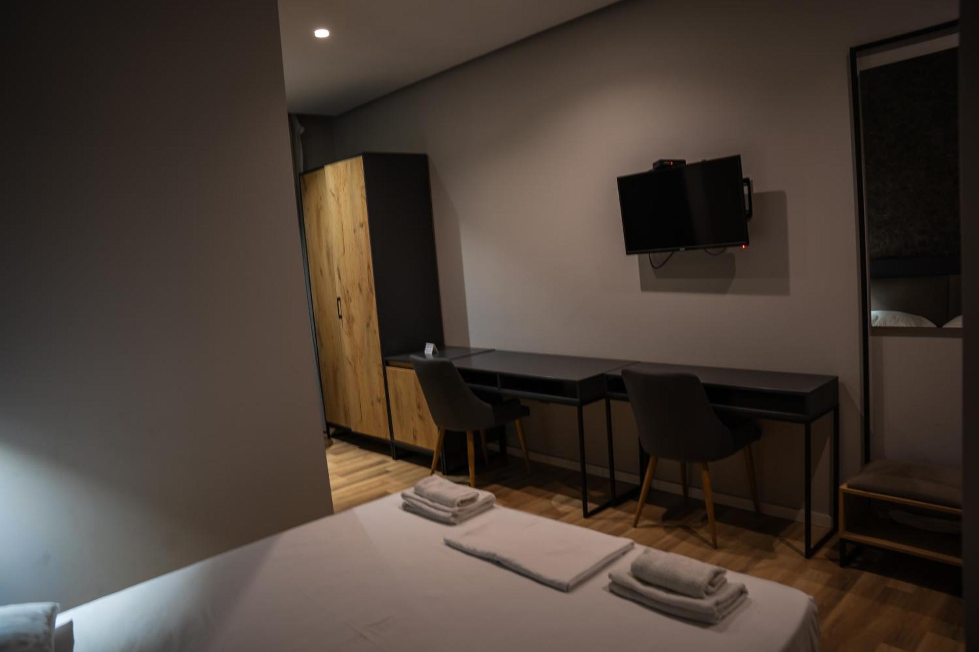 Center Boutique Hotel Tirana Bagian luar foto